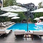Apartment102 Paradise