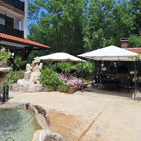 Apartment102 Paradise Apartmán *