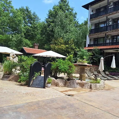 Apartment102 Paradise