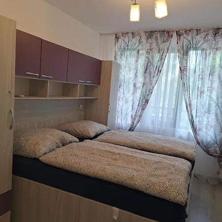 Apartment102 Paradise Apartmán