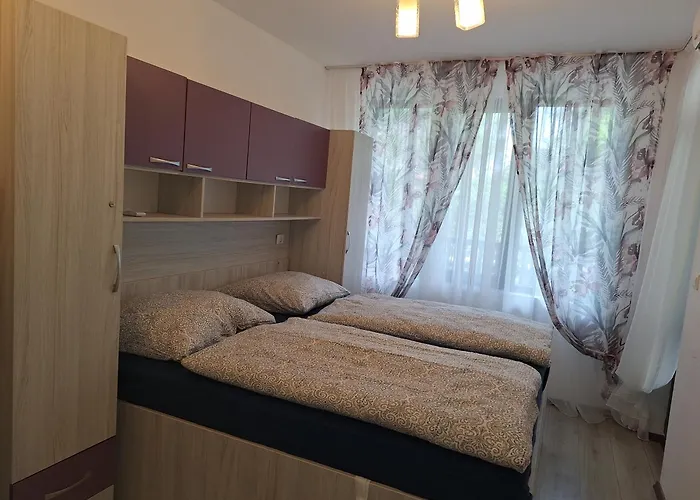 Apartment102 Paradise Daire